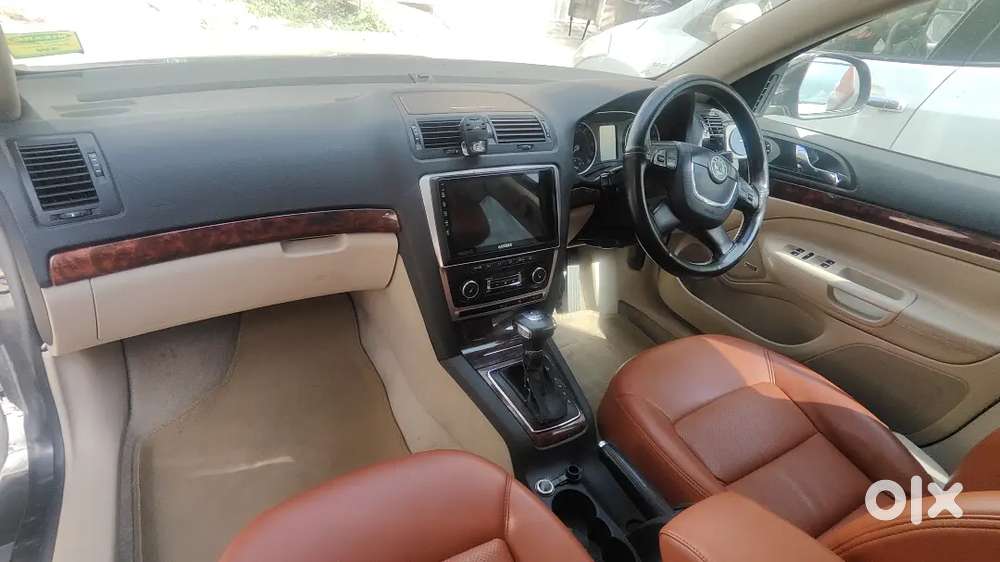 Skoda Laura 2012 Diesel 100000 Km Driven