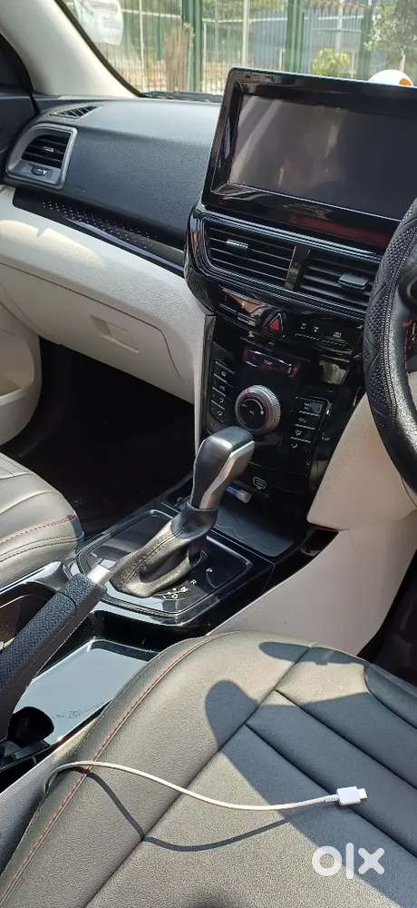 Mahindra Xuv 3xo 2025 Petrol 19700 Km Driven