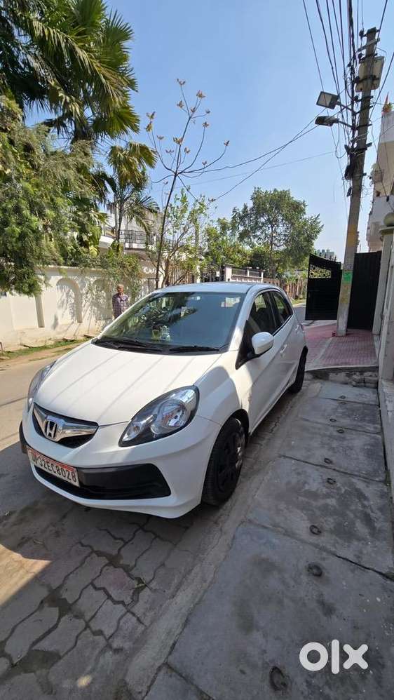 Honda Brio 2012 Petrol Well Maintained