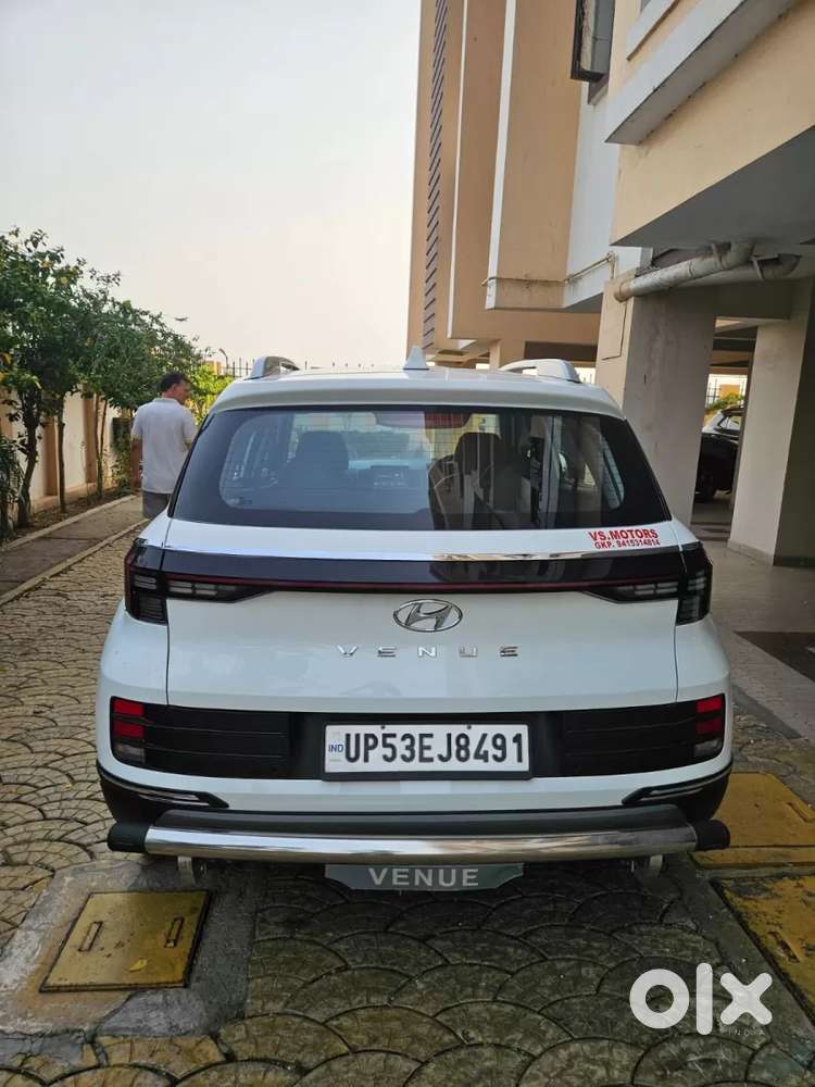Hyundai Venue 1.2 S (o), 2022, Petrol