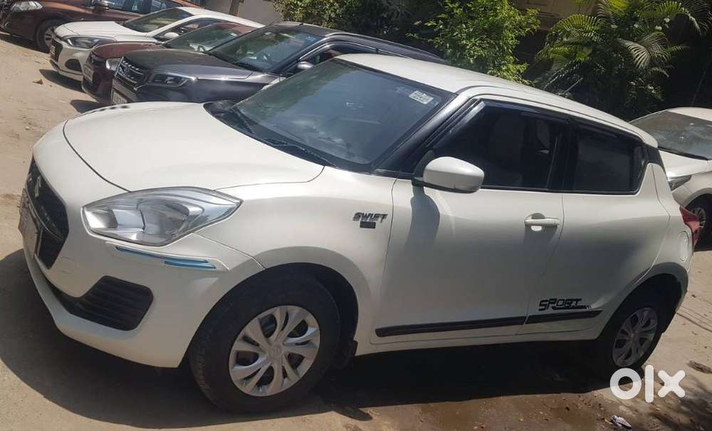 Maruti Suzuki Swift Vxi + Manual, 2022, Petrol