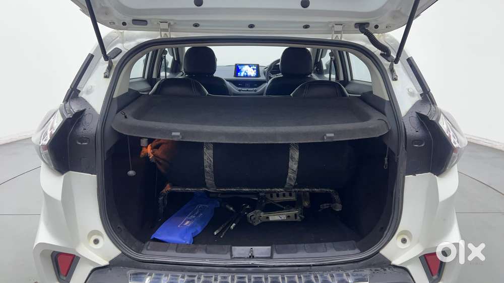 Tata Nexon 1.2 Revotron Xm (s), 2023, Cng & Hybrids
