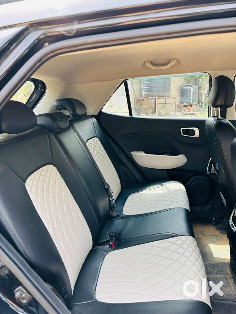 Hyundai Venue Petrol Manual 2023