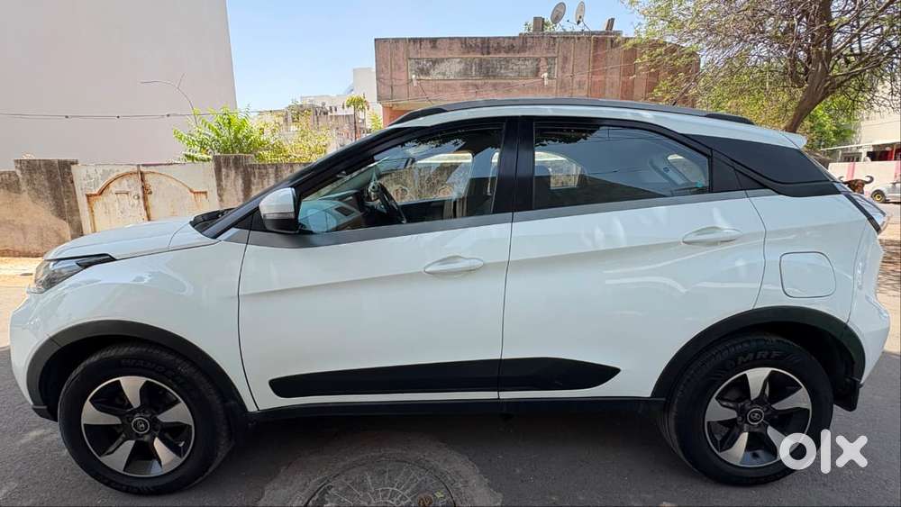 Tata Nexon 1.5 Revotorq Xm (s), 2022, Diesel
