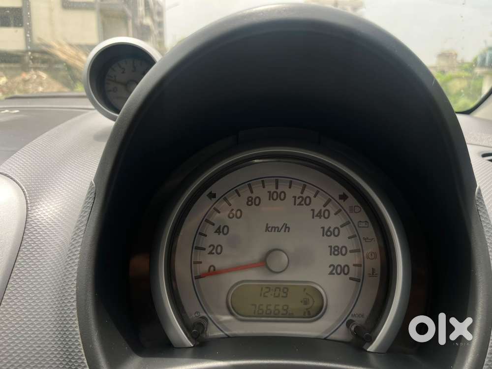 Maruti Suzuki Ritz Vxi, 2013, Petrol