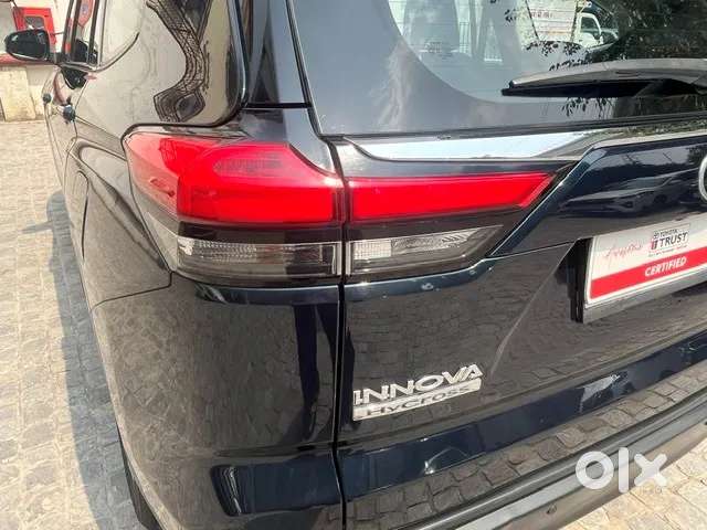 Toyota Innova Hycross 2.0 Vx Hybrid 7 Str, 2023, Petrol