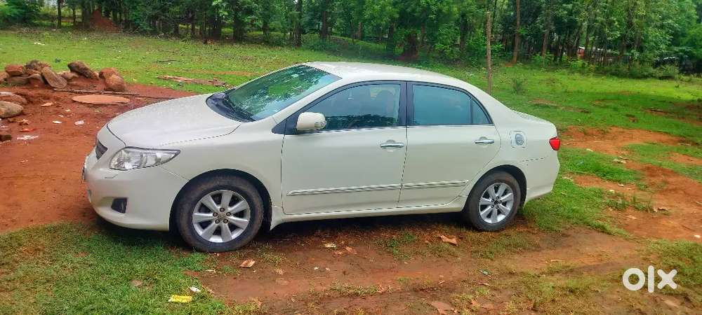 Toyota Corolla Altis 2011 Manual Petrol