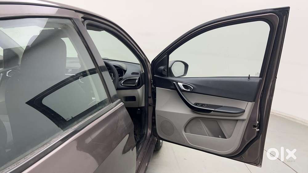 Tata Tiago 1.2 Revotron Xz Wo Alloy, 2016, Petrol