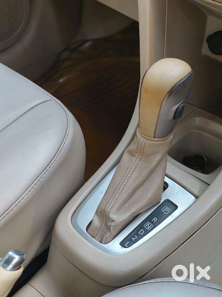 Maruti Suzuki Dzire 1.2 Vxi Amt, 2012, Cng & Hybrids