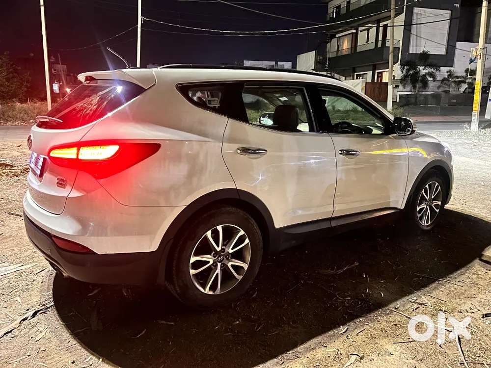 Hyundai Santa Fe 2016 Diesel Well Maintained