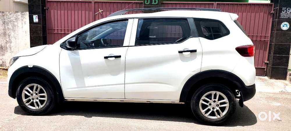 Renault Triber Rxl, 2022, Petrol