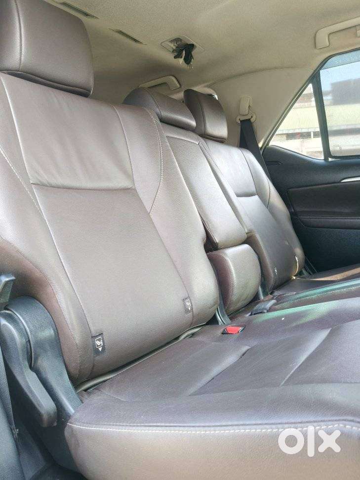 Toyota Fortuner Legender