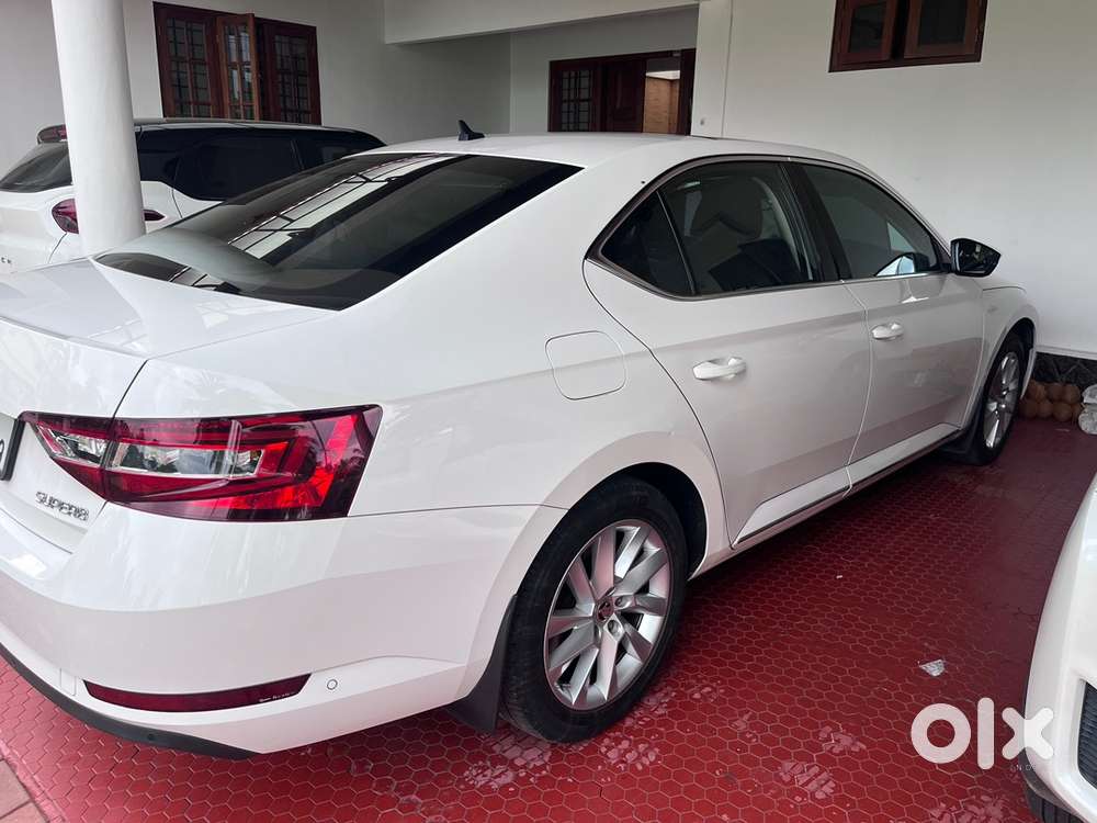 2020 Reg Skoda Superb Under Warrantee