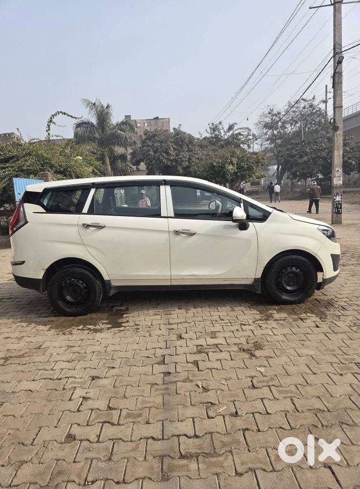 Mahindra Marazzo