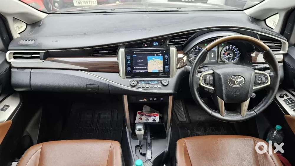 Toyota Innova Crysta 2.8 Zx At 7 Seater, 2016, Diesel