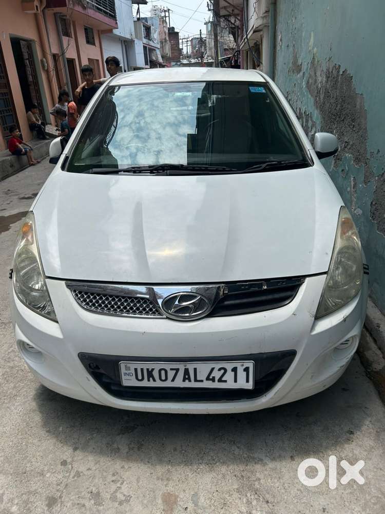 Hyundai I20 Sportz Petrol 2011