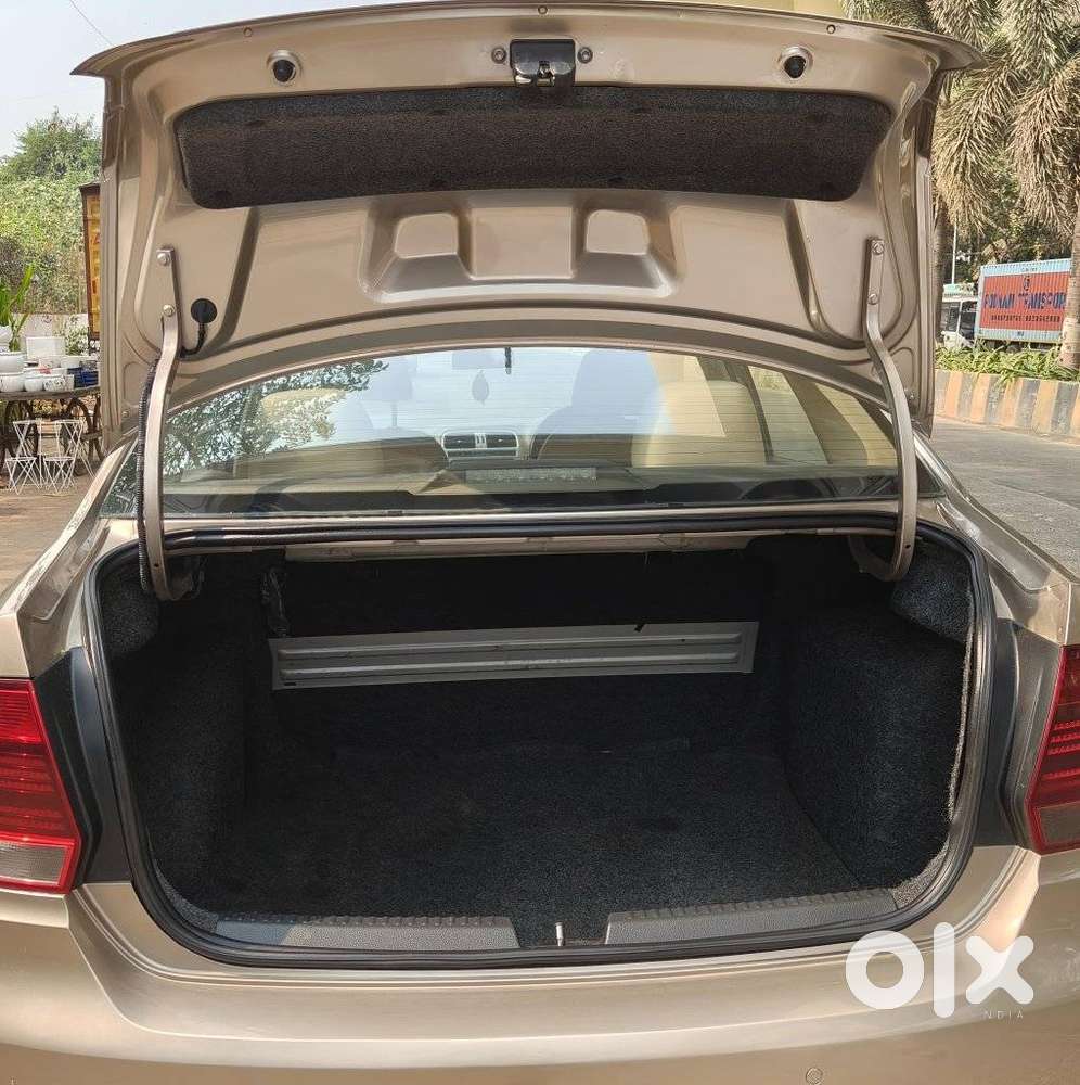 Volkswagen Vento 1.2 Tsi Highline Plus At, 2015, Petrol