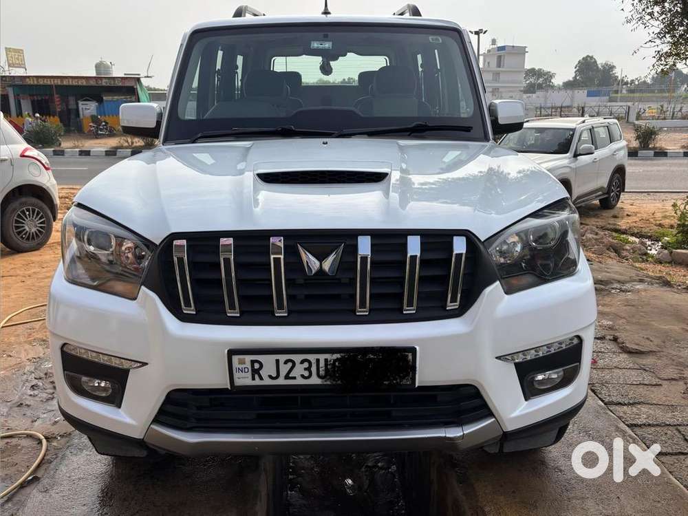 Mahindra Scorpio Classic S11