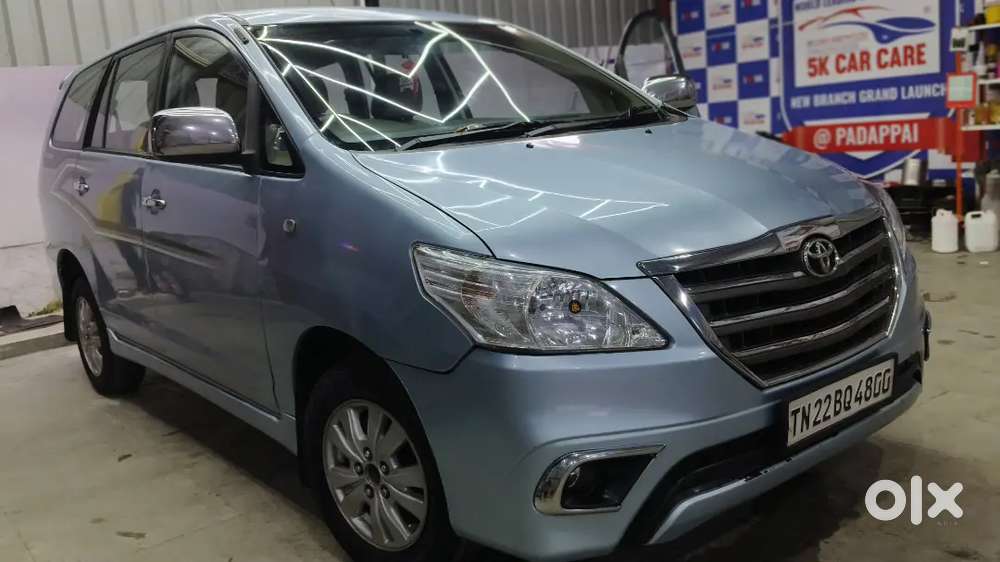 Toyota Innova 2011, 2.5 V Model
