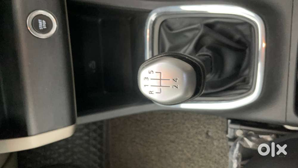 Renault Triber Rxz, 2020, Petrol