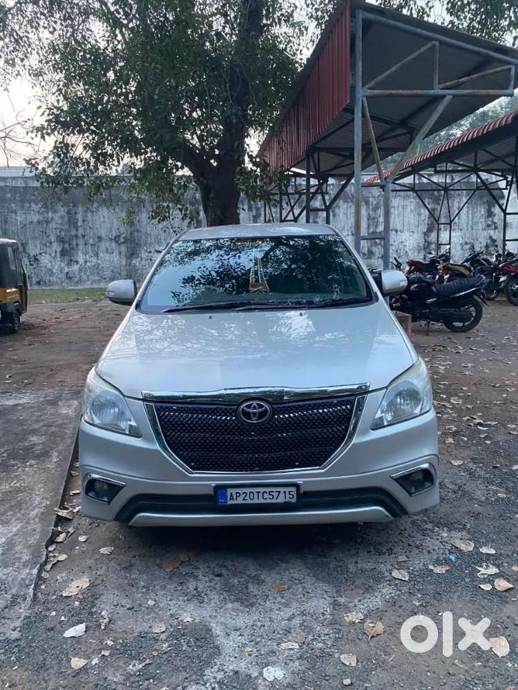 Toyota Innova 2014 Diesel 180000 Km Driven