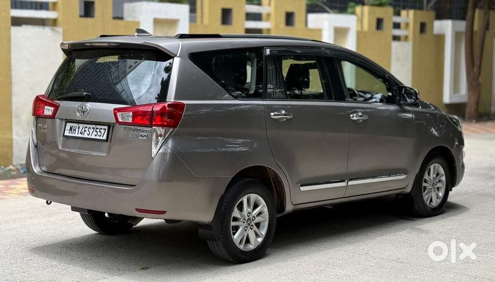 Toyota Innova Crysta 2.4 Vx Mt 8s, 2016, Diesel