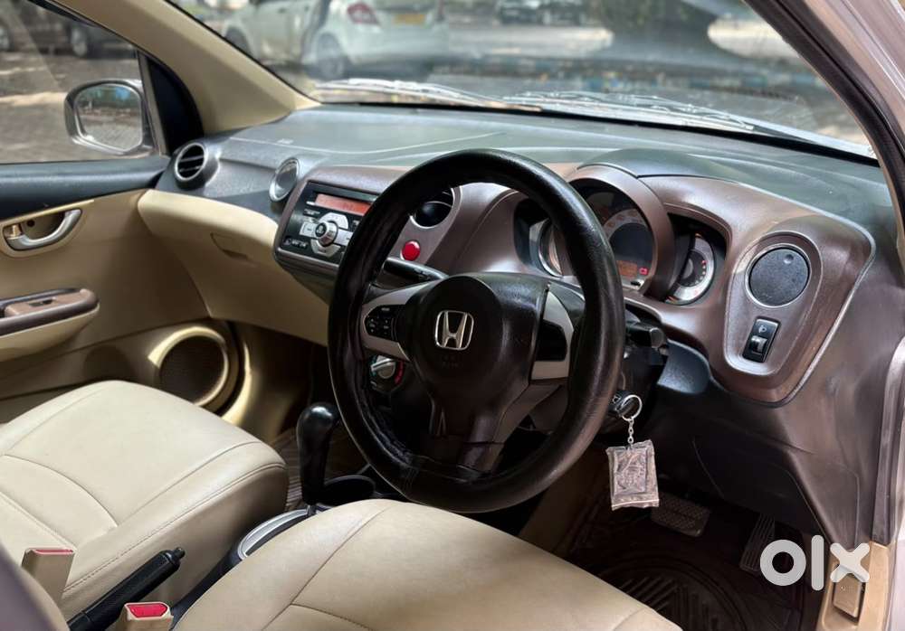 Honda Brio V Automatic, 2013, Petrol