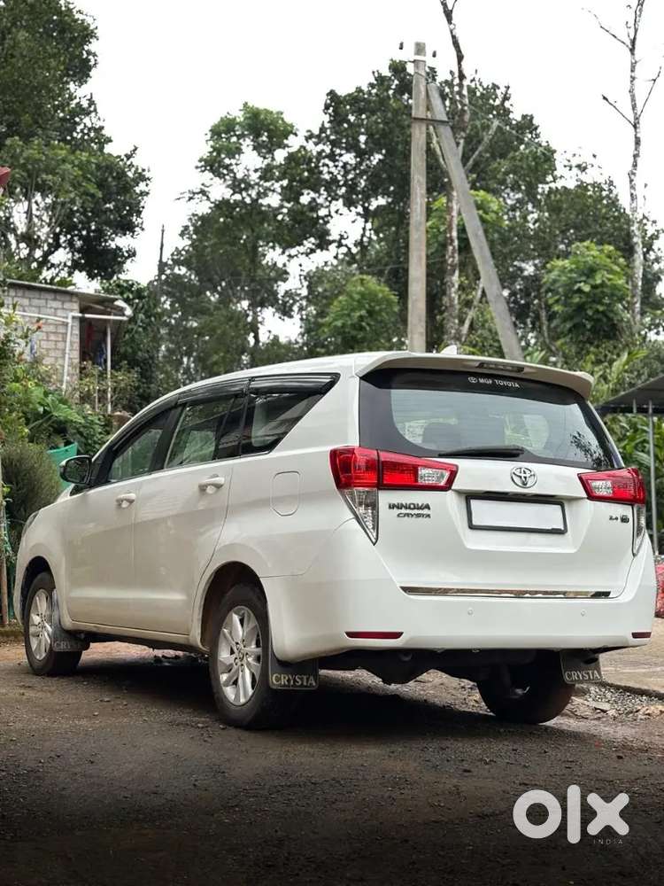 Innova Crysta 2.4 Gx Plus