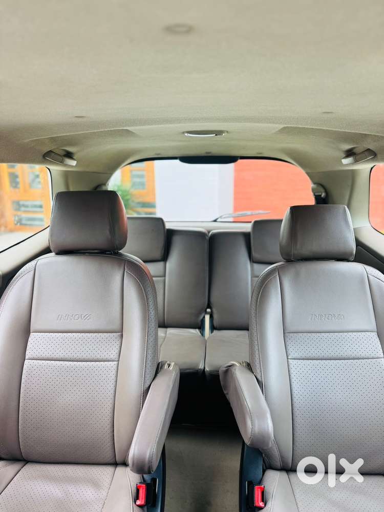 Toyota Innova 2015