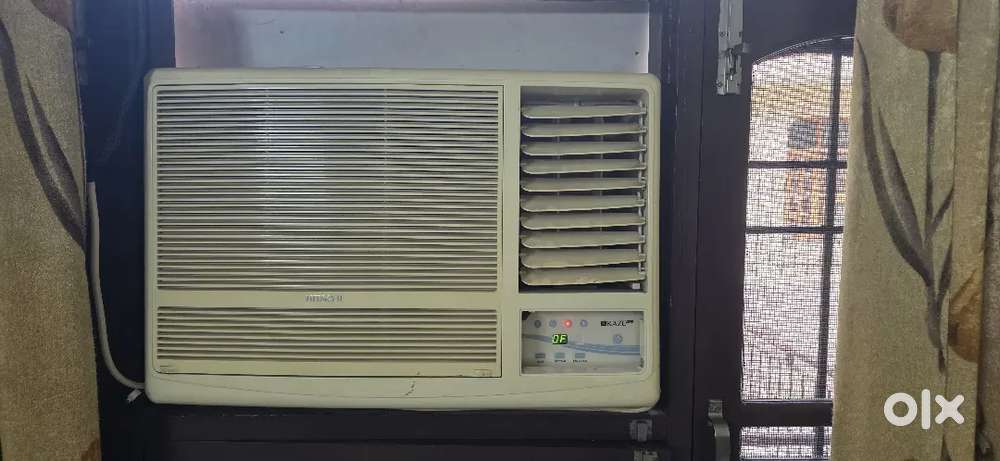 Window AC 1.5 ton hitachi