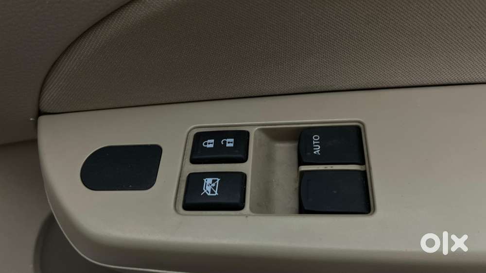 Maruti Suzuki Swift Dzire 1.2 Lxi (o), 2015, Petrol