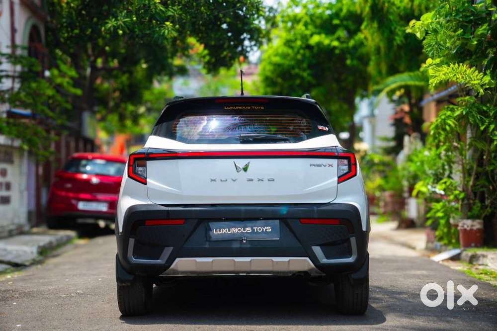 Mahindra Xuv 3xo Ax7l Petrol Mt, 2025, Petrol