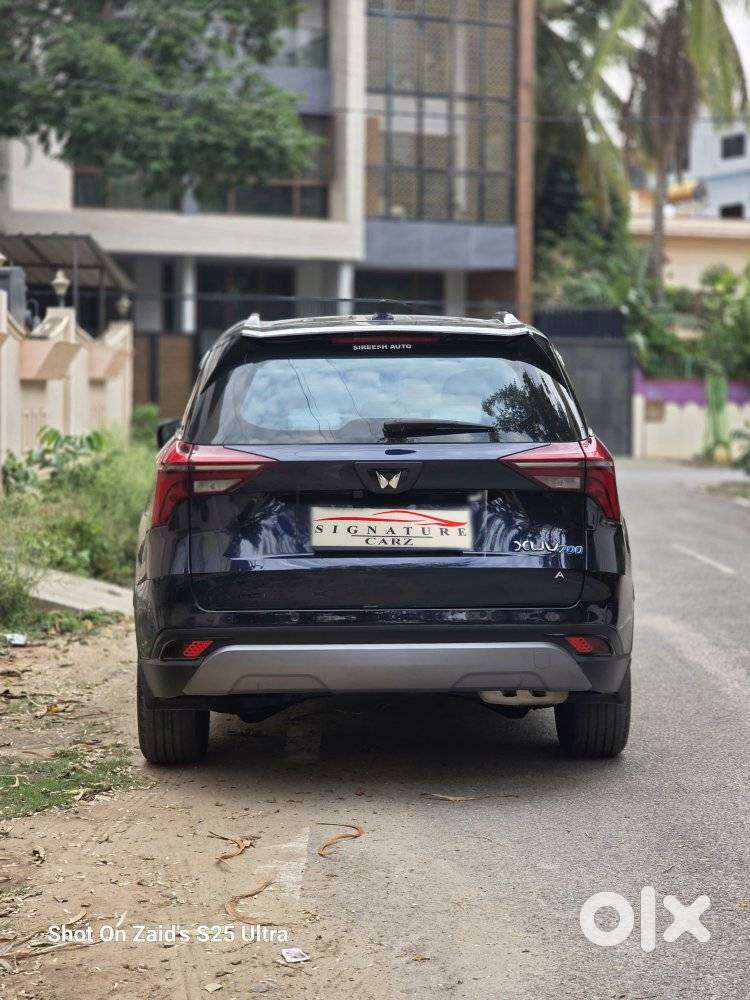 Mahindra Xuv700 2.0 Ax 7 Petrol Mt Str, 2025, Petrol
