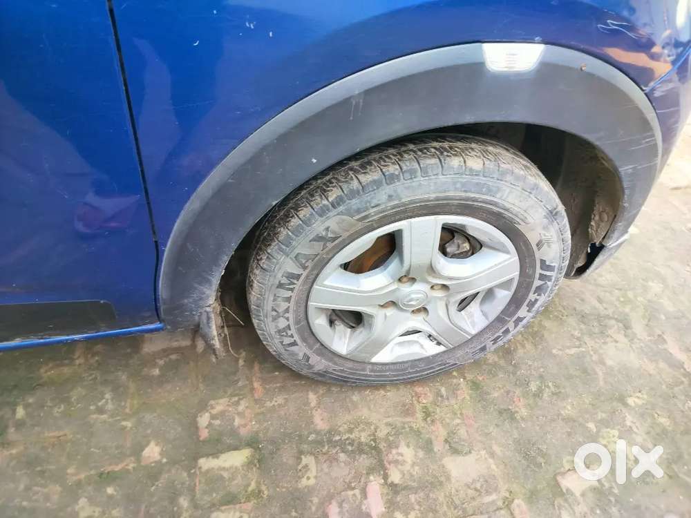 Renault  Triber 4 Naya New Battery Side Mirror Tuta Hua Hai Bus