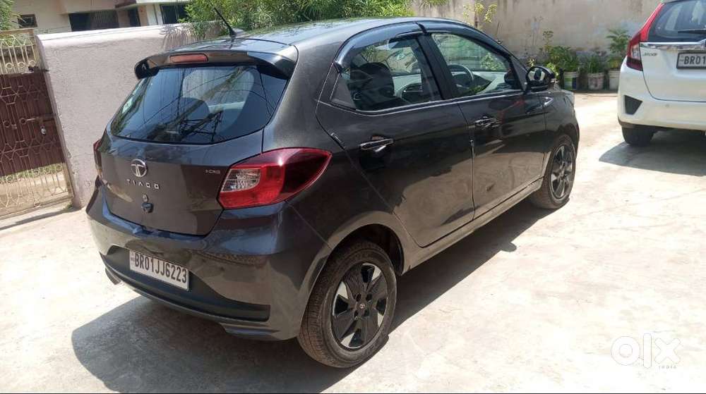2025 Tata Tiago Xt Dual Cng Only 11200 Km