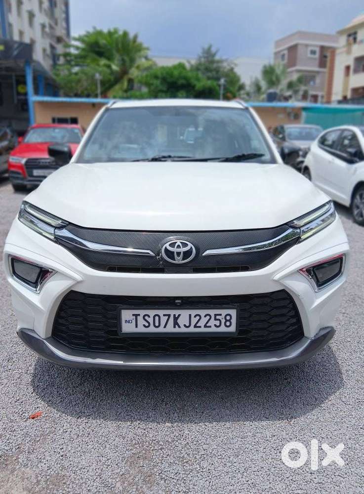 Toyota Urban Cruiser Hyryder 1.5 V Hybrid, 2024, Cng & Hybrids