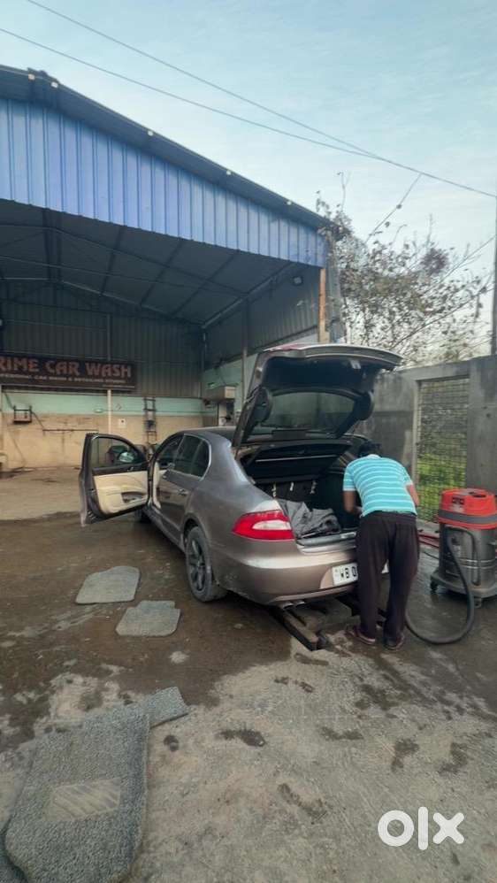 Skoda Superb 2012 Petrol 72000 Km Driven