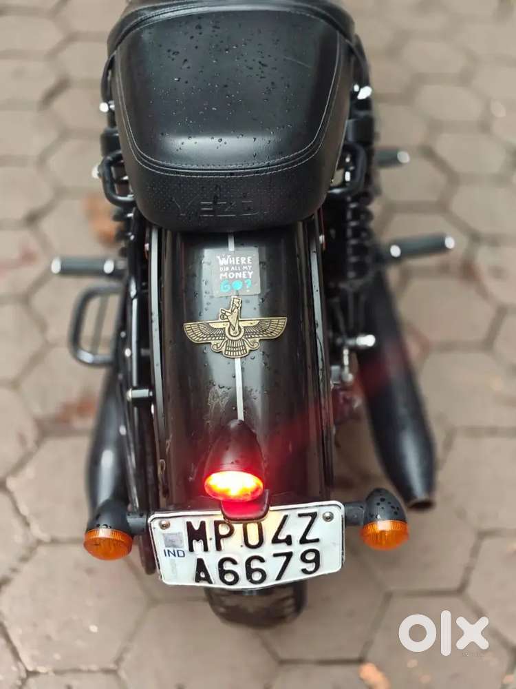 Yezdi Roadster 2022 Petrol Manual