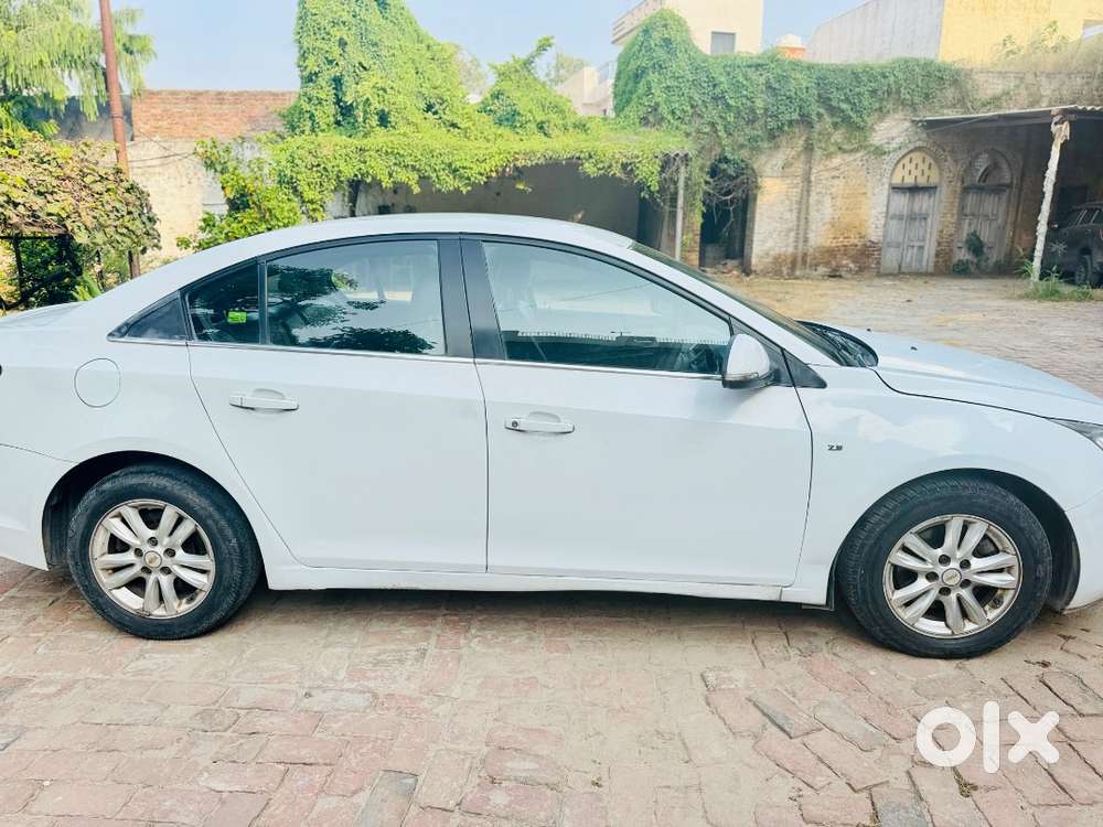 Chevrolet Cruze  1st Owner  Vip Number  1.4 Lakh Km  Genuine