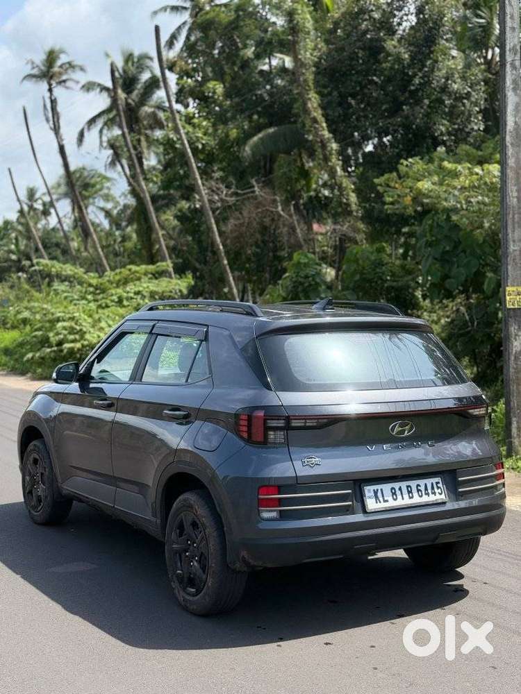 Hyundai Venue S 1.2 Petrol, 2023, Petrol