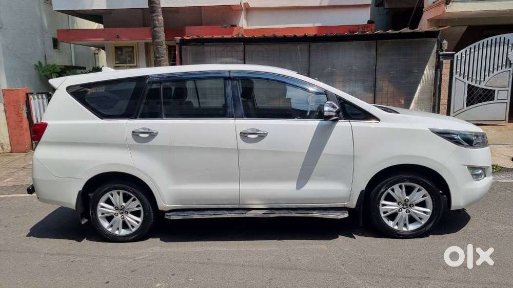 Toyota Innova Crysta 2.8z Automatic, 2016, Diesel
