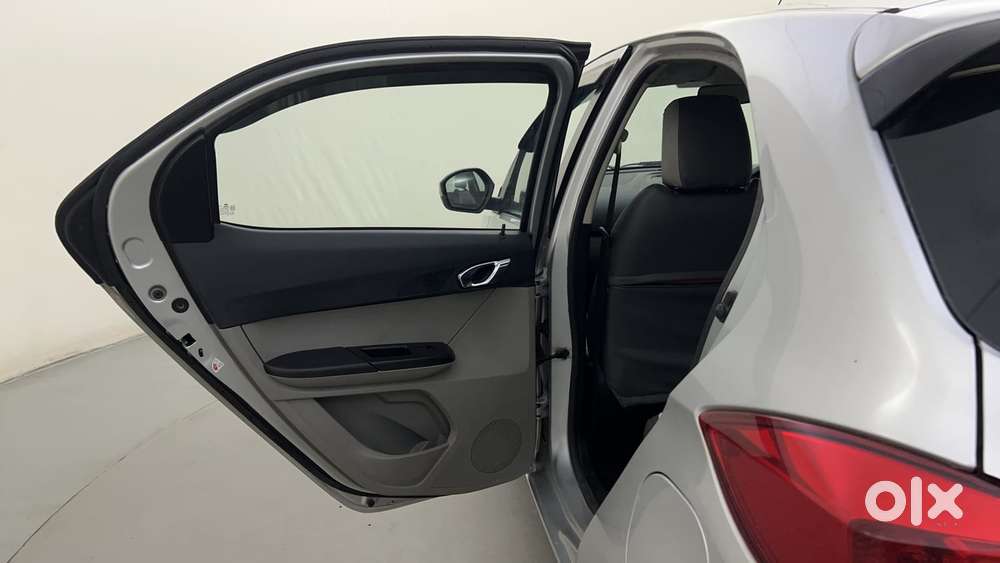 Tata Tiago Xza, 2018, Petrol
