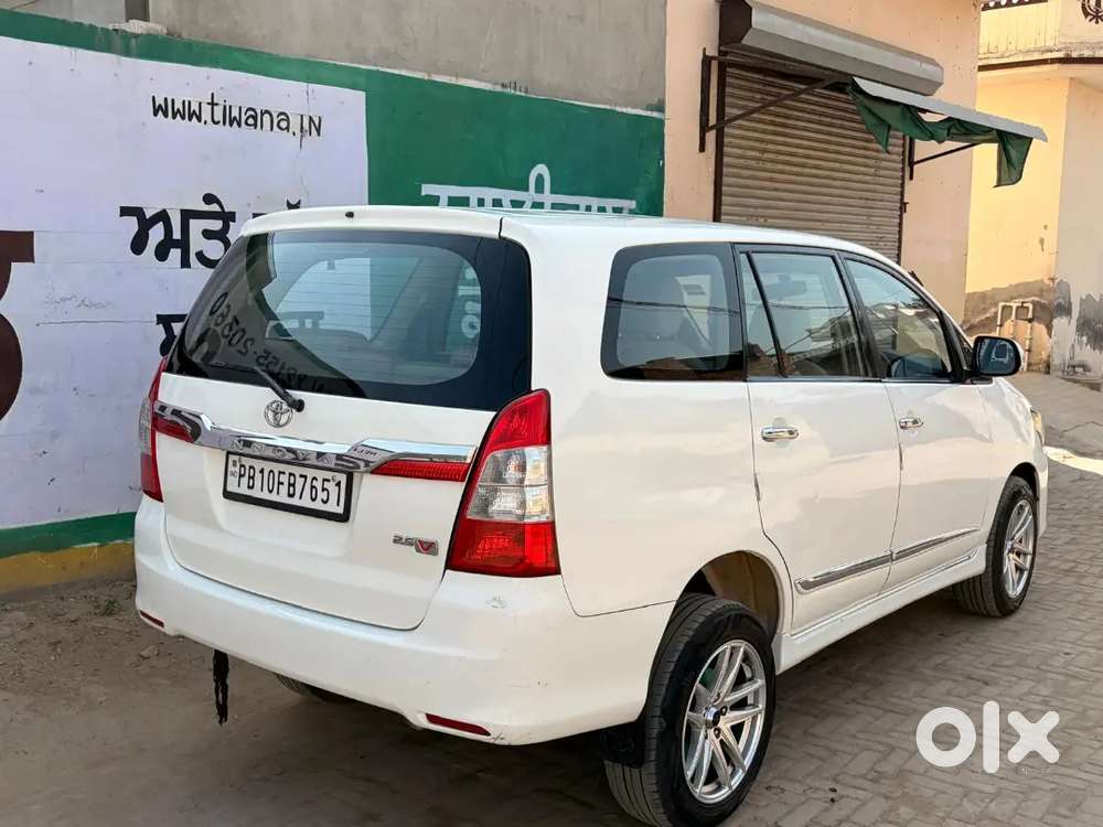 Toyota Innova 2015 Diesel 206000 Km Driven