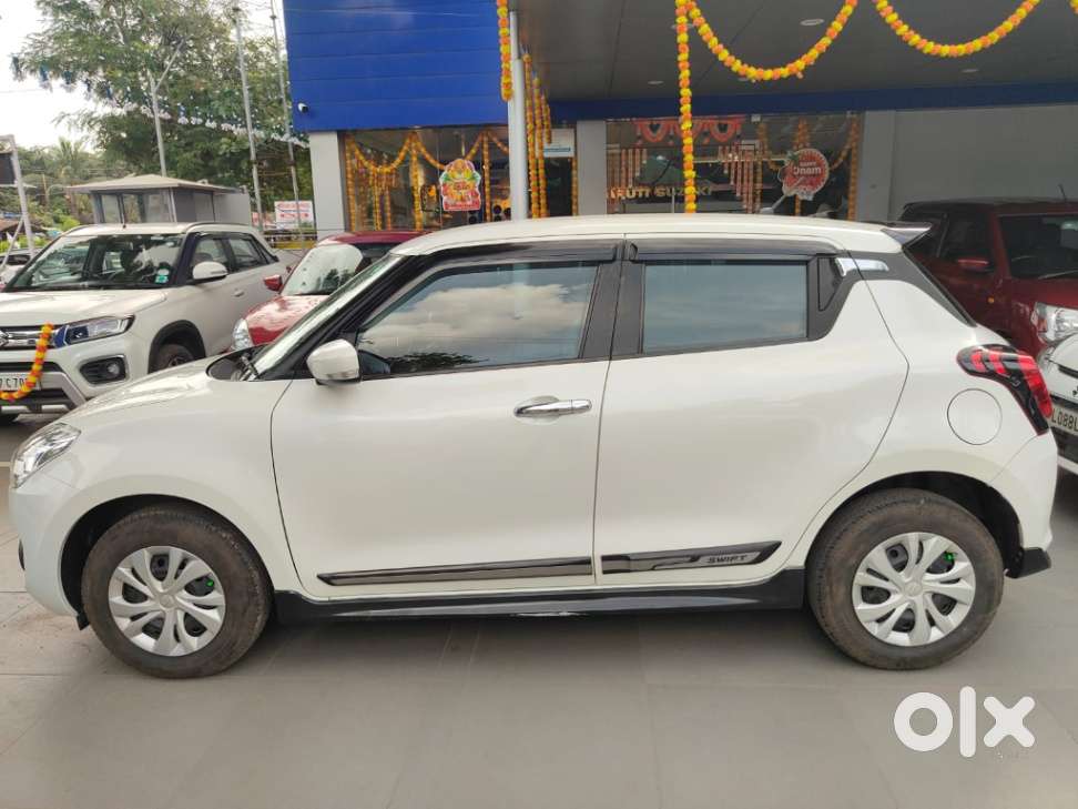 Maruti Suzuki Swift Vxi, 2023, Petrol