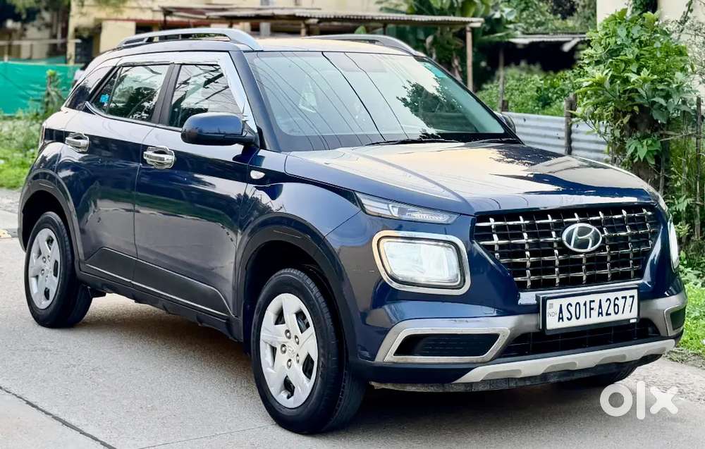 Hyundai Venue 2022 Petrol 65000 Km Driven