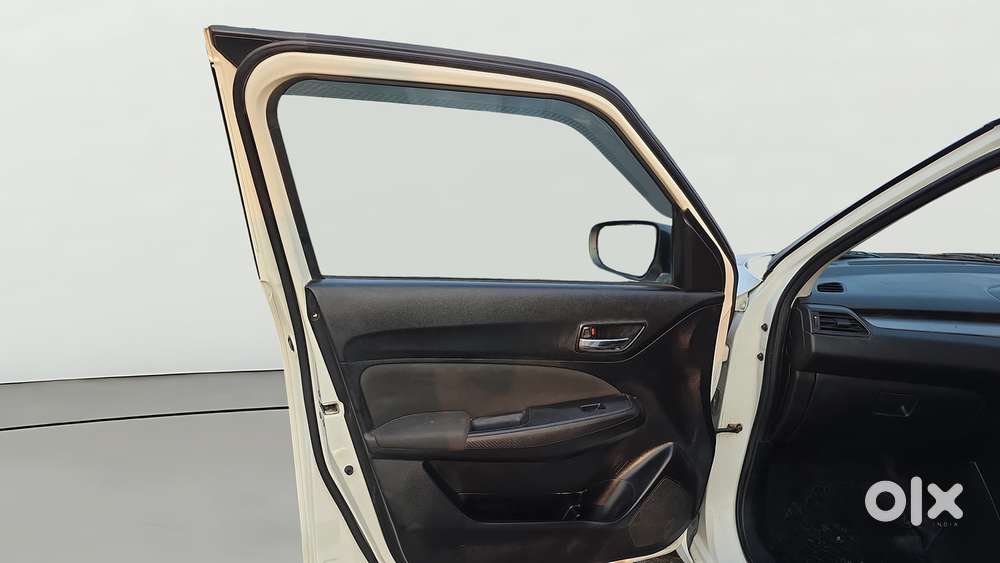Maruti Suzuki Swift Vvt Vxi, 2021, Petrol