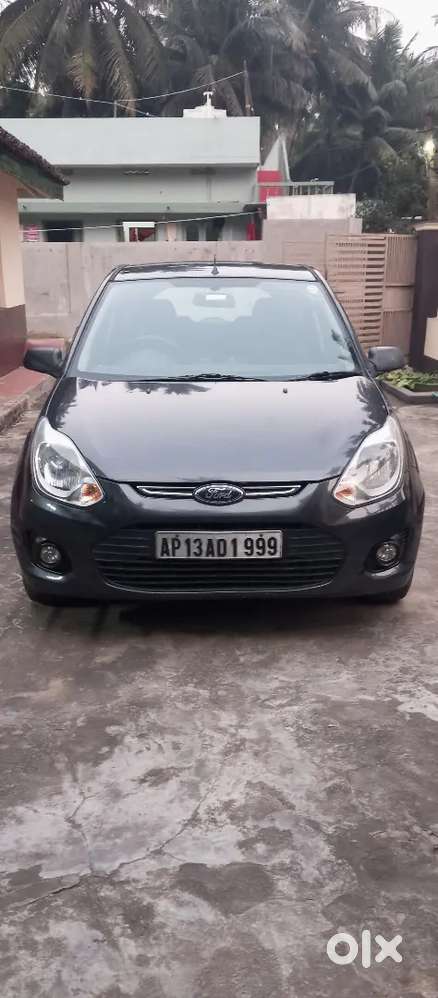 ఆల్ గుడ్ కండిషన్ ఫుల్ ఇన్సూరెన్స్ వన్ ఇయర్ లైఫ్ టు ఇయర్ వాలిడ్ ఏసి