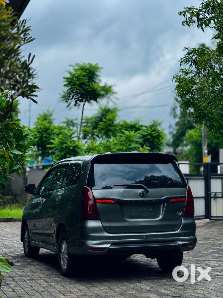 Toyota Innova Diesel 2012