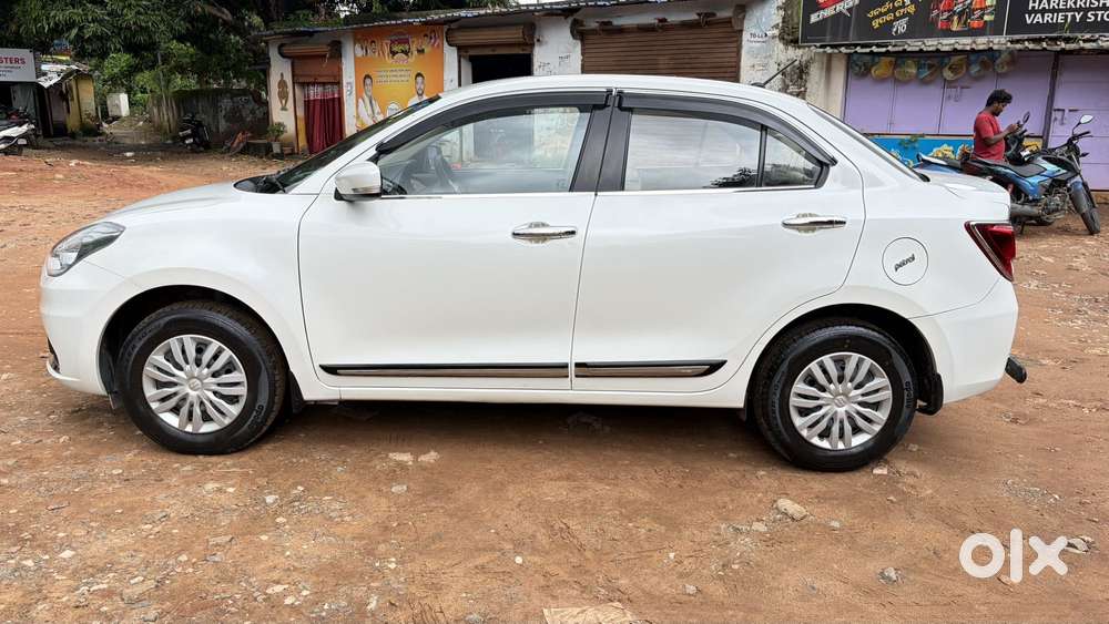 Maruti Suzuki Swift Dzire Vxi Optional, 2023, Petrol