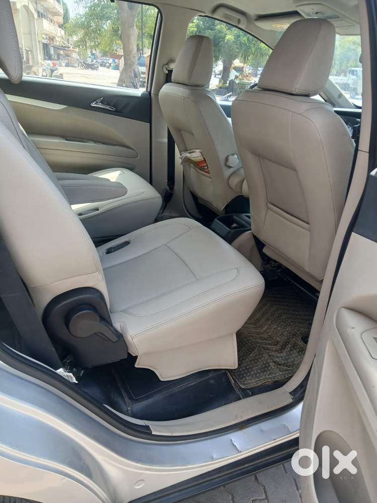 Mahindra Marazzo M8, 2018, Diesel